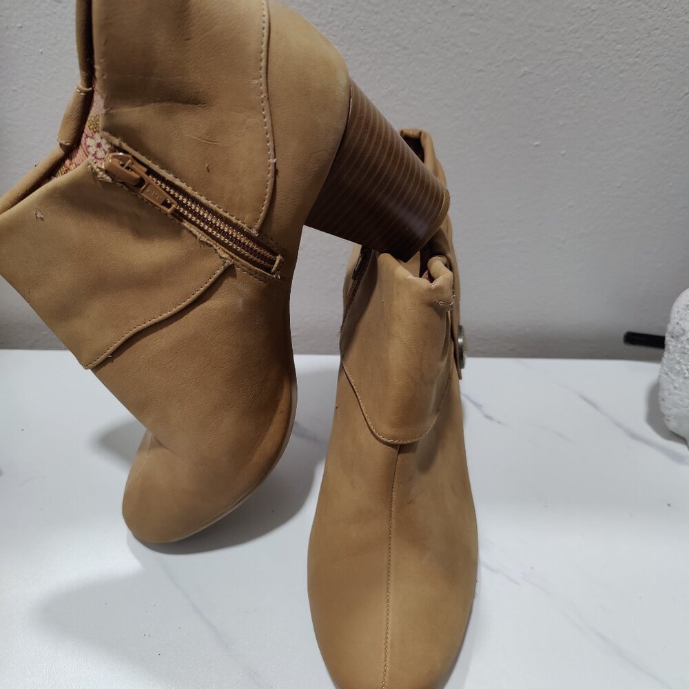 Decree tan ankle boots